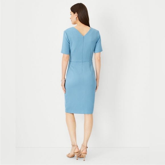 Elegant Double V Neck Sheath Hayward Dress Lined Knit Blue Short Sleeve - Picture 2 of 9